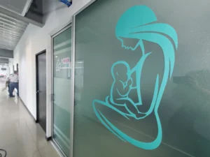 elementos para implementar una sala de lactancia materna el salvador